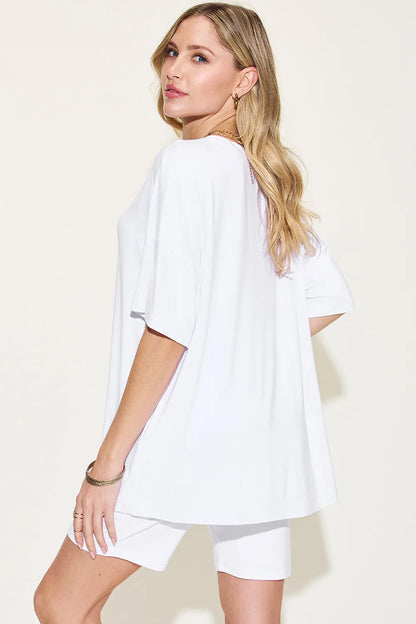 Relaxed V-Neck Tee and Shorts Set – product view 15