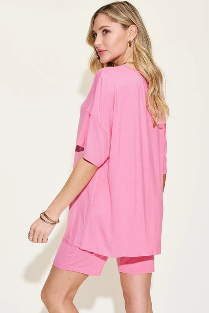 Relaxed V-Neck Tee and Shorts Set – product view 2