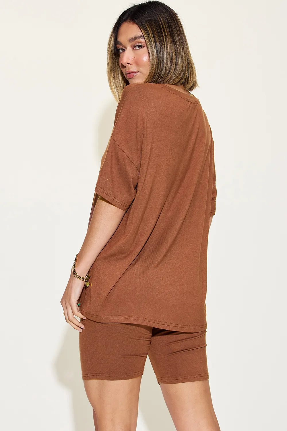 Relaxed V-Neck Tee and Shorts Set – product view 11