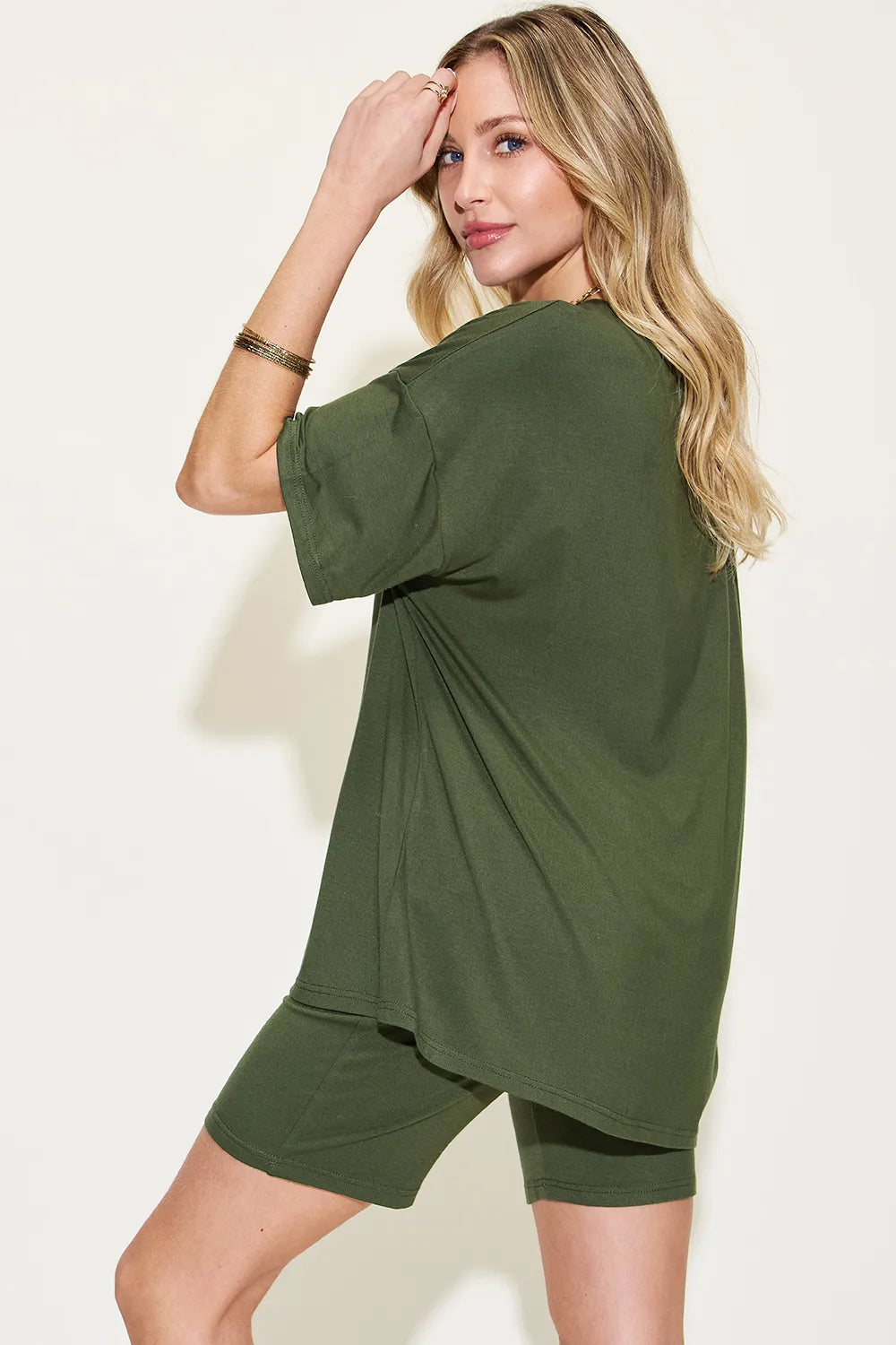 Relaxed V-Neck Tee and Shorts Set – product view 23