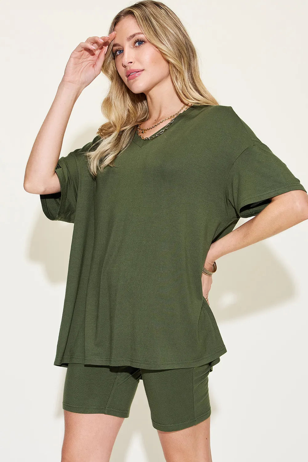 Relaxed V-Neck Tee and Shorts Set – product view 22